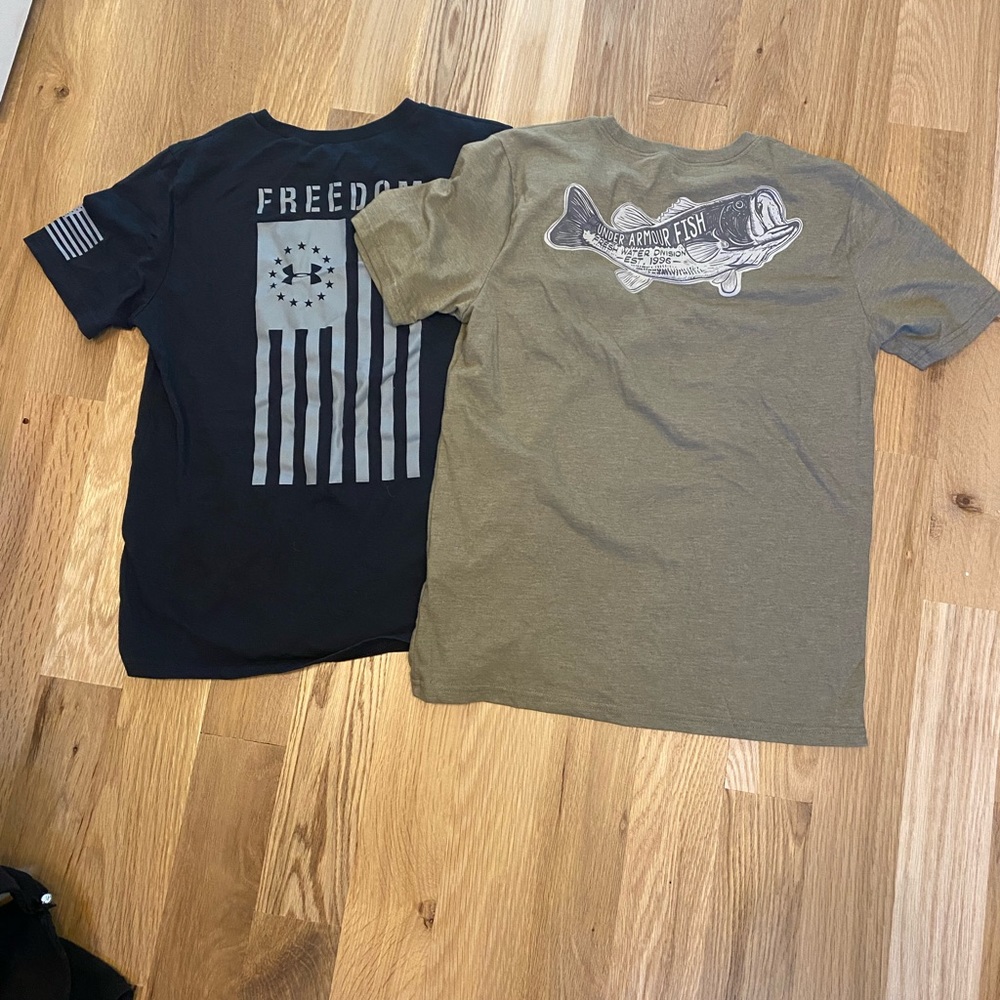 Boys youth Under Armour tees